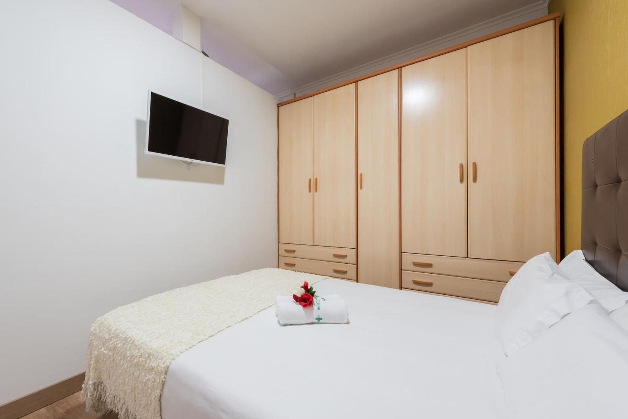 Apartamentos Day Madrid Luna Centro Gran Via Sol Malasana Ngoại thất bức ảnh
